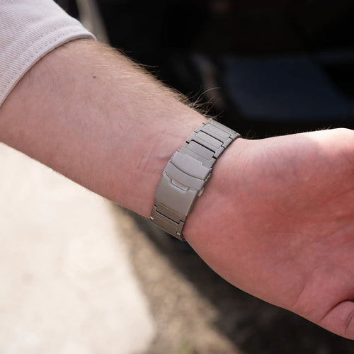Titanium Strap H-Type, lifestyle photo