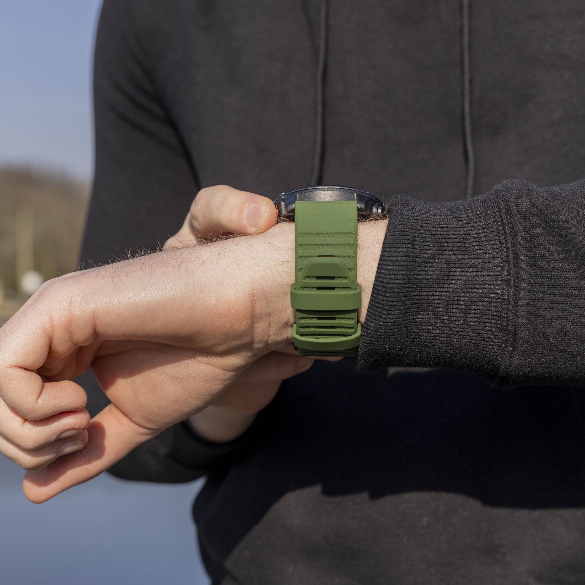 Bandz Garmin Descent MK1 Buckled Silicone Strap (Dark Green)