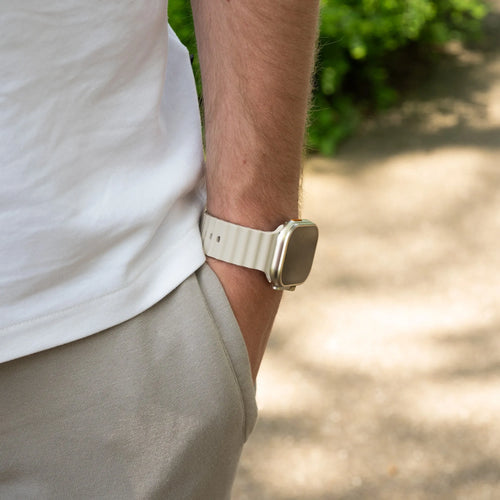 Silicone Ocean Strap 'Classic', starlight, lifestyle photo