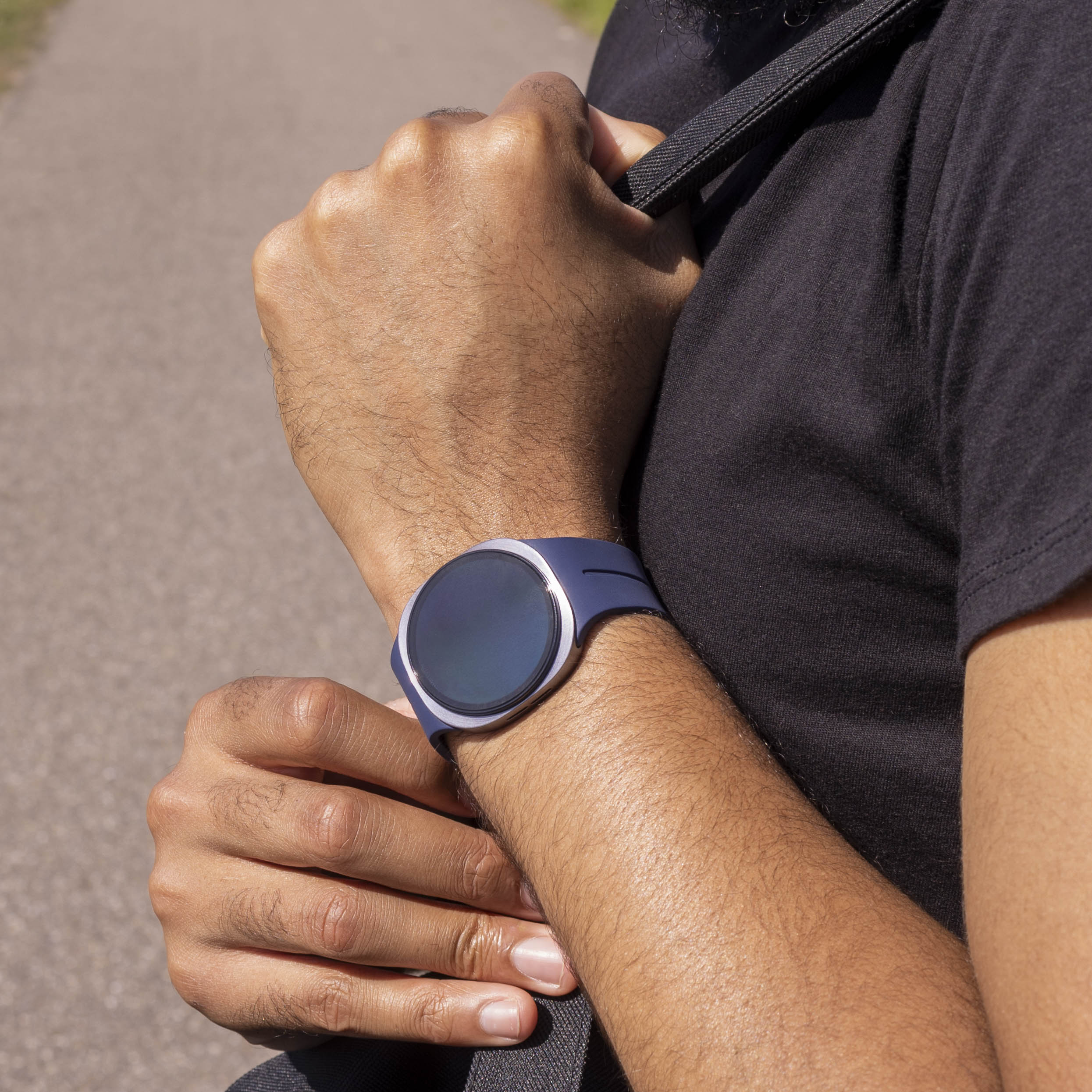 Correa silicona con hebilla Samsung Galaxy Watch 8 Classic (azul oscuro)