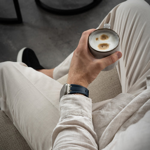 Silicone Strap 'Luxe Liquid', blue/silver, lifestyle photo