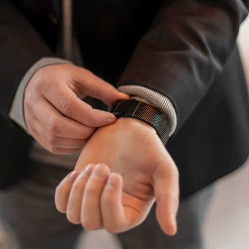 Bandz Correa milanesa Loop con hebilla-P Apple Watch Ultra (negro)