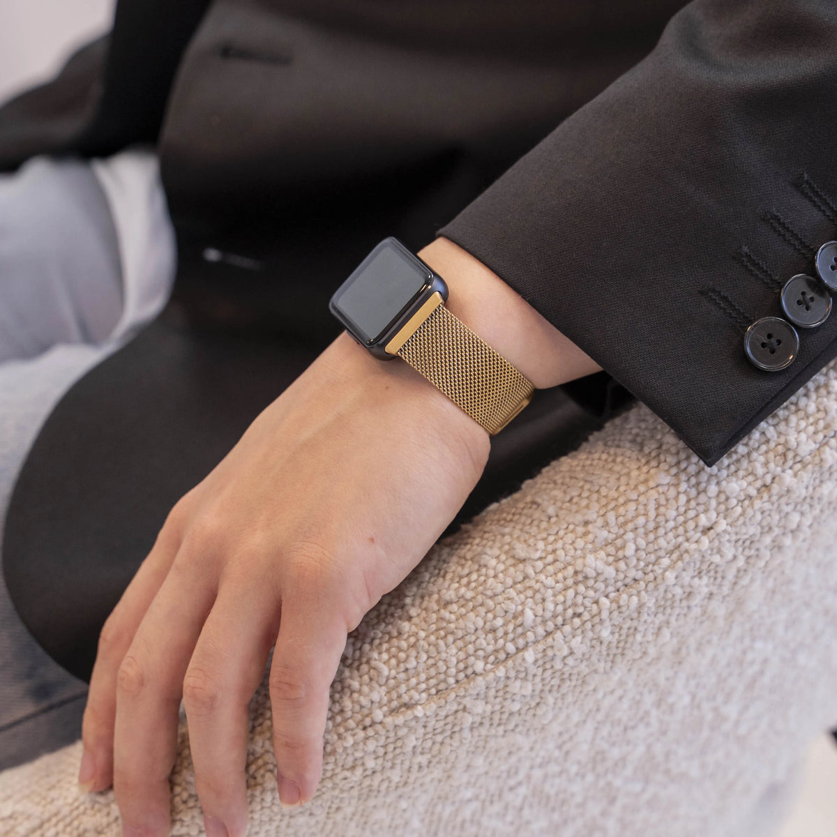 Milanese Strap, gold, lifestyle photo