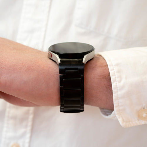 Titanium Strap 'One Push', black, lifestyle photo