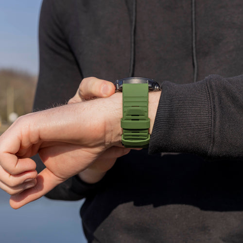 Bandz Garmin Fenix 8 - 51mm Silicone Strap with Buckle (Dark Green)
