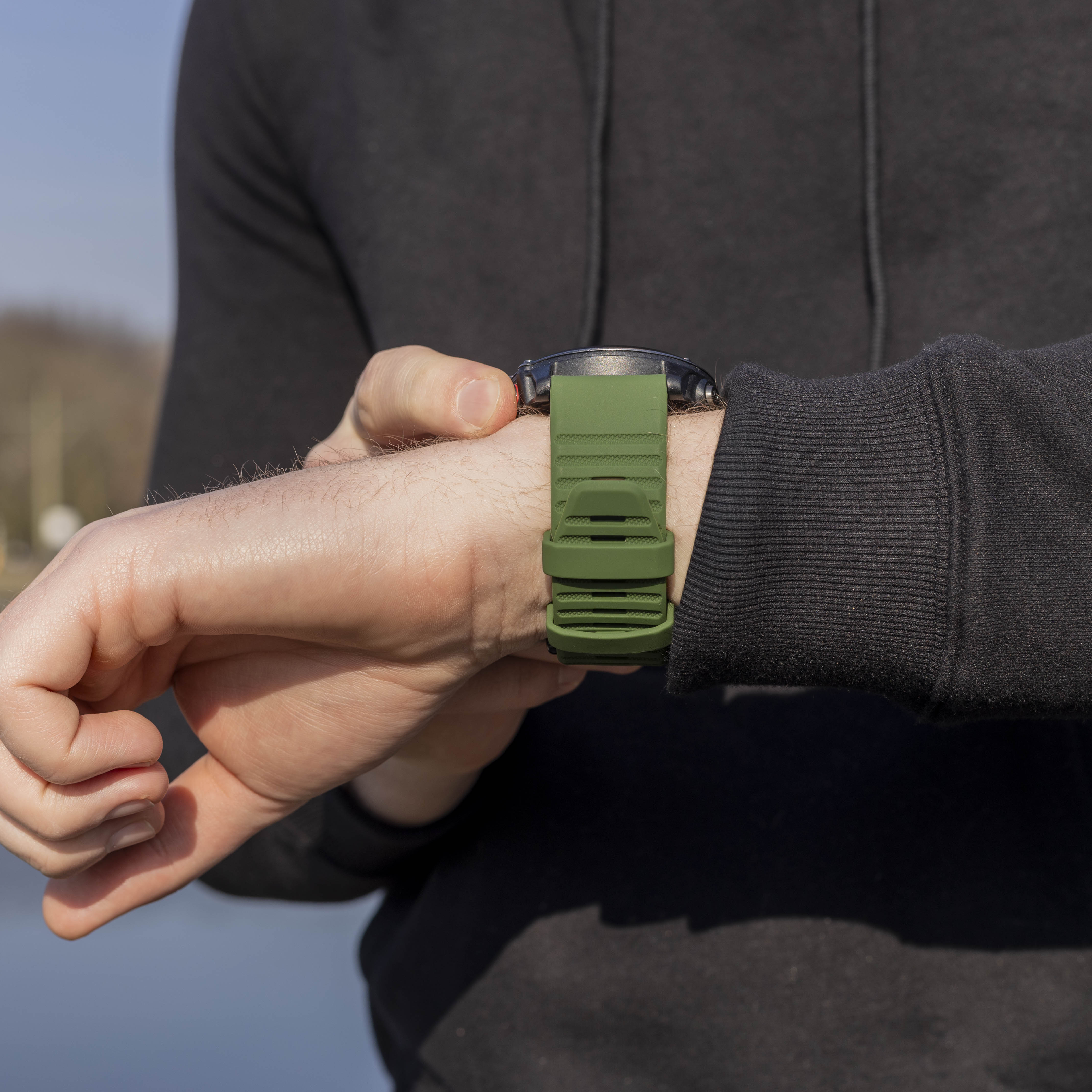 Bandz Correa silicona con hebilla Garmin Fenix 8 - 51mm (verde oscuro)