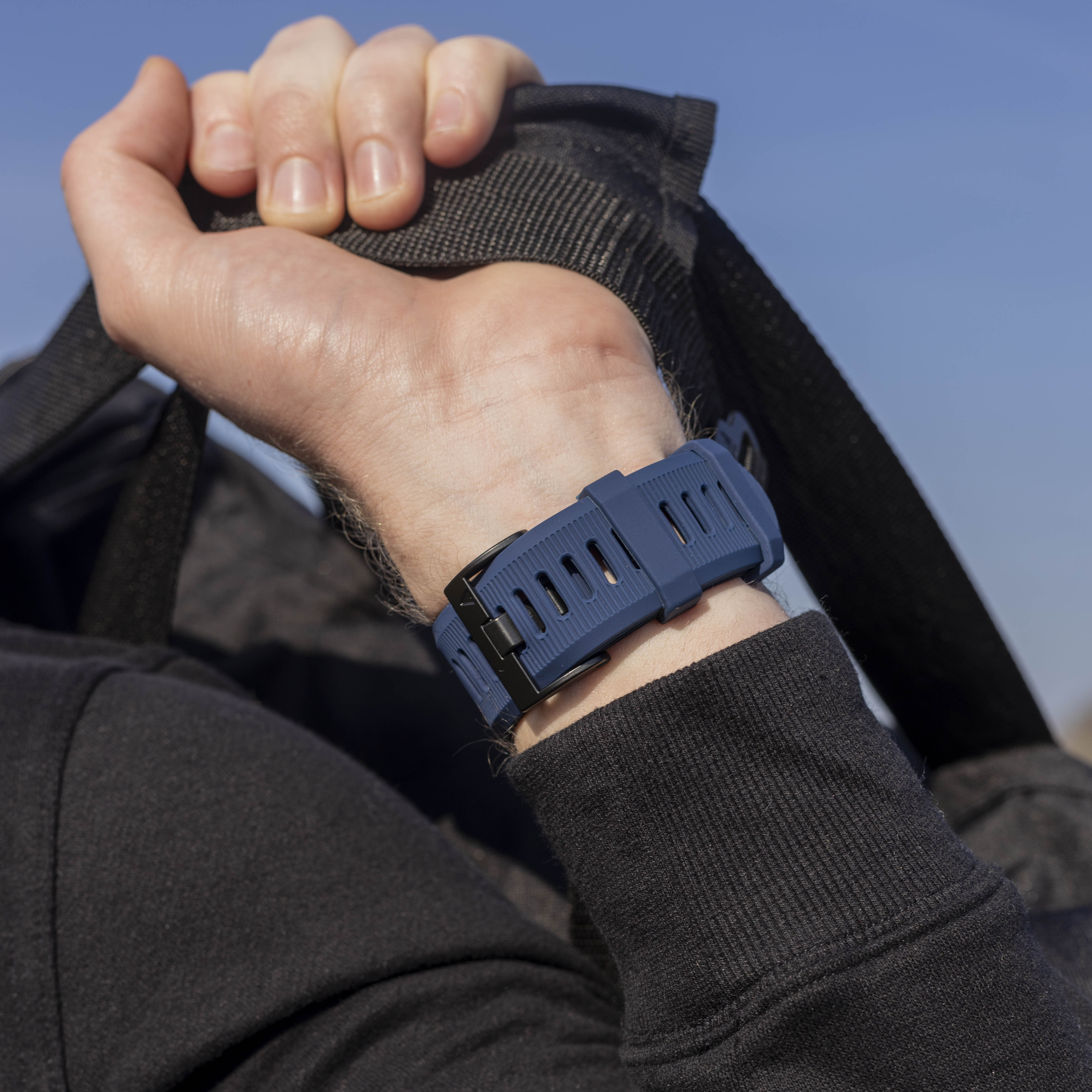 Garmin Fenix 8 - 51mm Silicone Strap (Dark Blue)