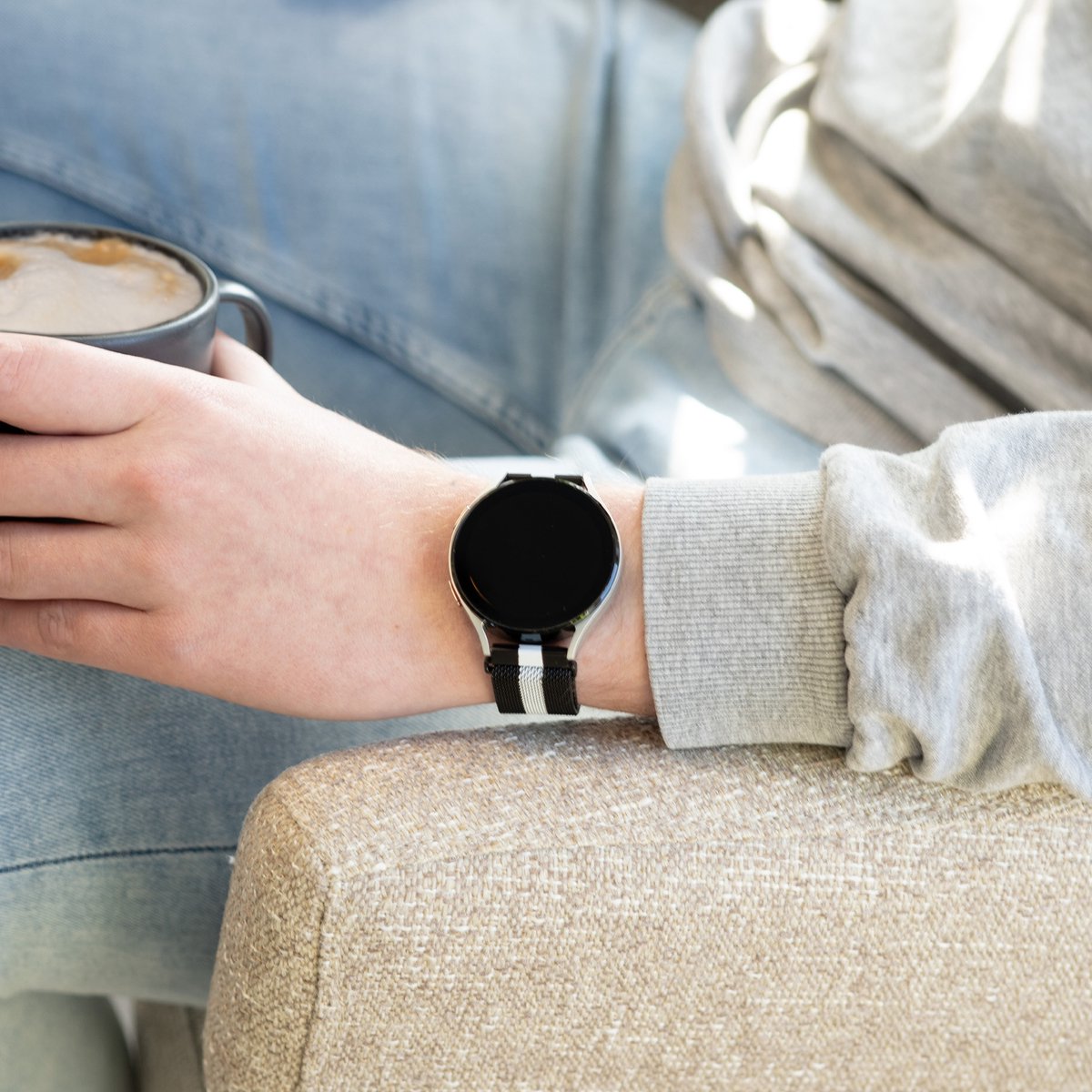 Samsung Galaxy Watch 4 Classic 46mm Milanese Strap (Black/White)