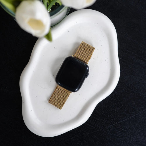 Milanese Strap, gold, lifestyle photo