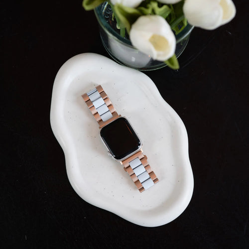 Steel Strap, rose gold/white, lifestyle photo