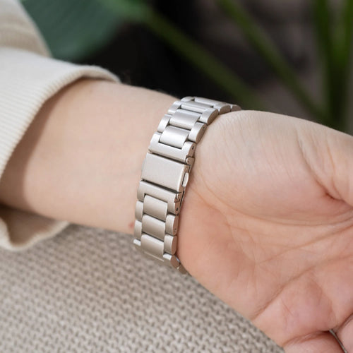 Steel Strap, starlight, lifestyle photo