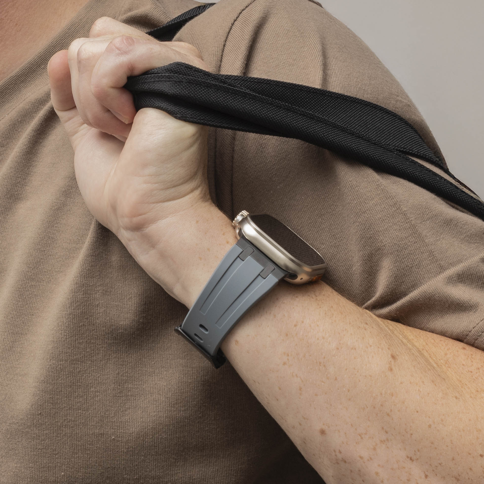 Bandz Correa silicona 'Luxe Liquid' Apple Watch Ultra (gris/negro)