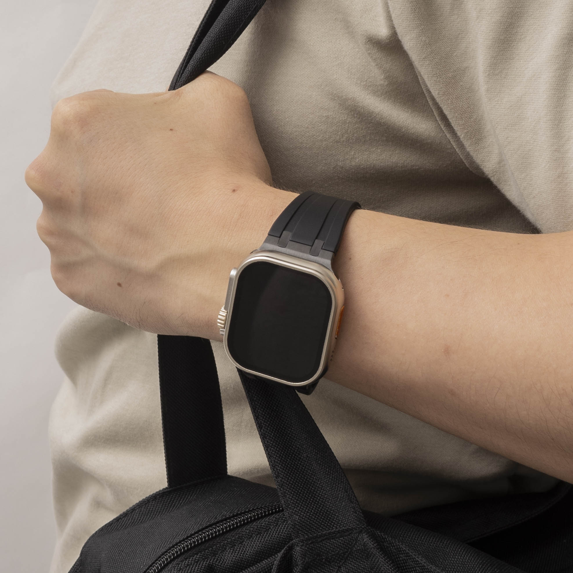 Bandz Correa silicona 'Luxe Liquid' Apple Watch Ultra (negro con negro)