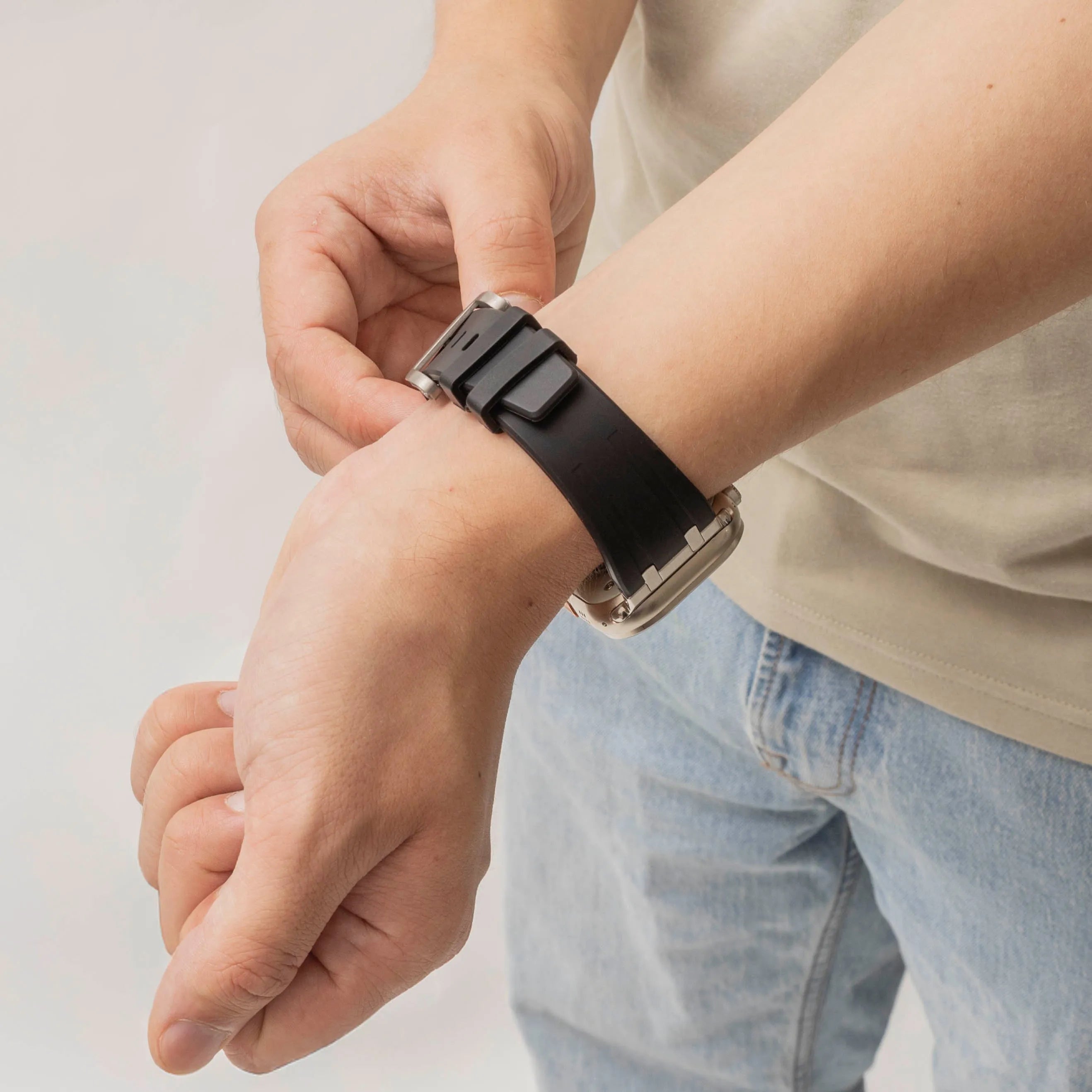 Bandz Correa silicona 'Luxe Liquid' Apple Watch (negro con plata)