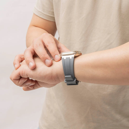 Silicone Strap 'Luxe Liquid', dark grey with silver, lifestyle photo