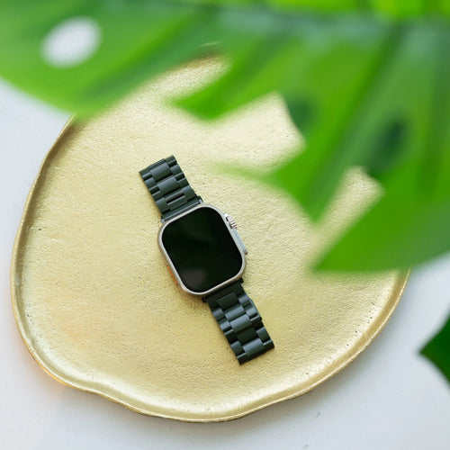 Steel Strap, dark green, lifestyle photo