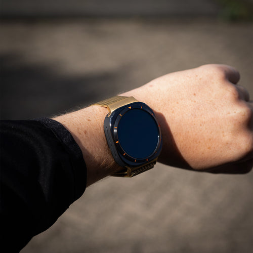 Milanese Strap, gold, lifestyle photo