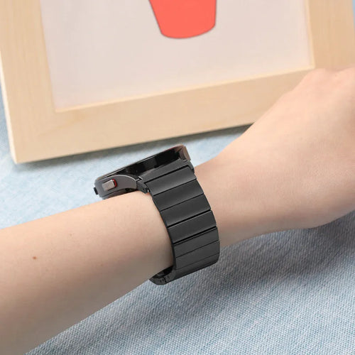 Metal Strap, black, lifestyle photo
