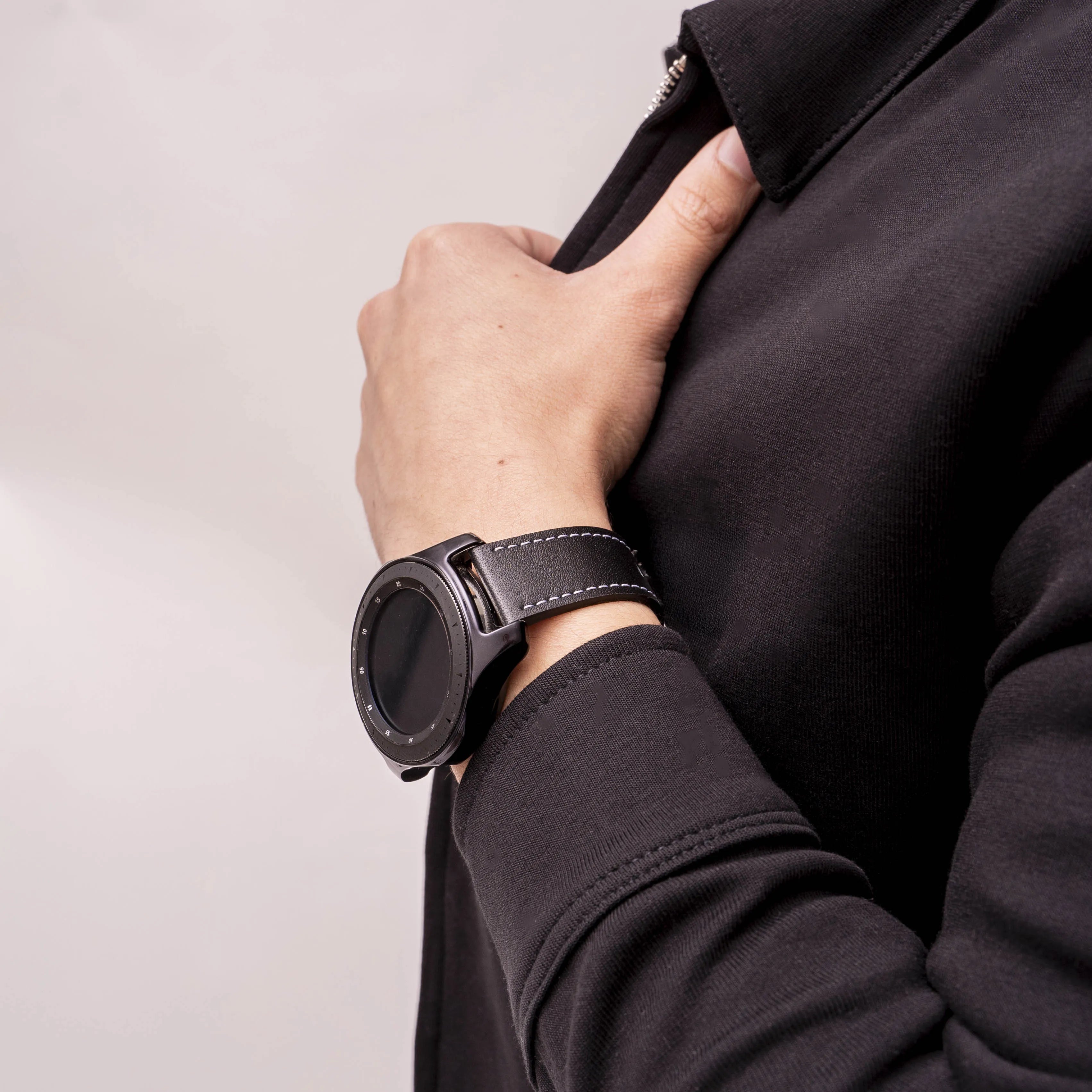 Suunto Vertical 'One Push' Leather Strap (Black)