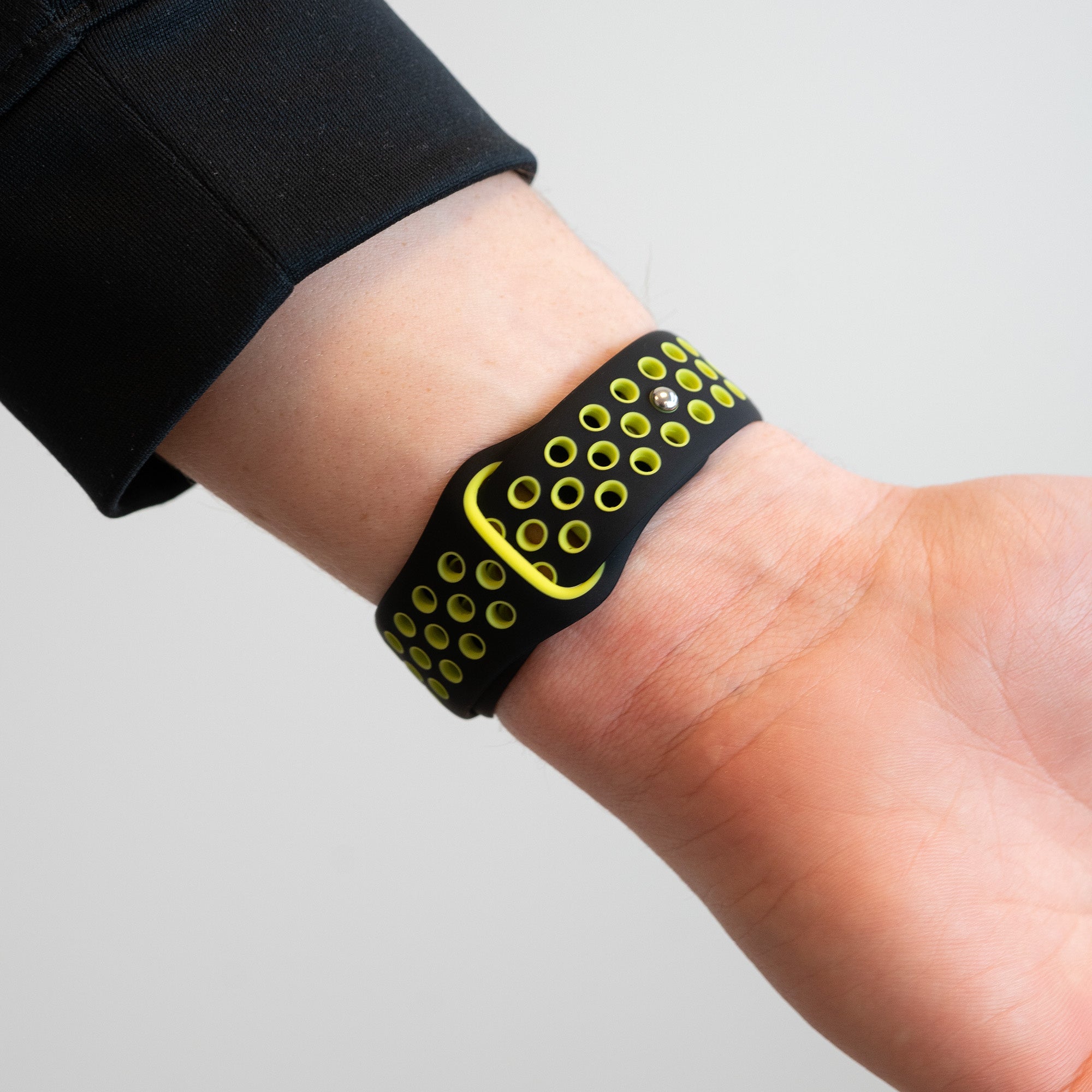 Silicone Sport Strap 'Deluxe', black/yellow, lifestyle photo
