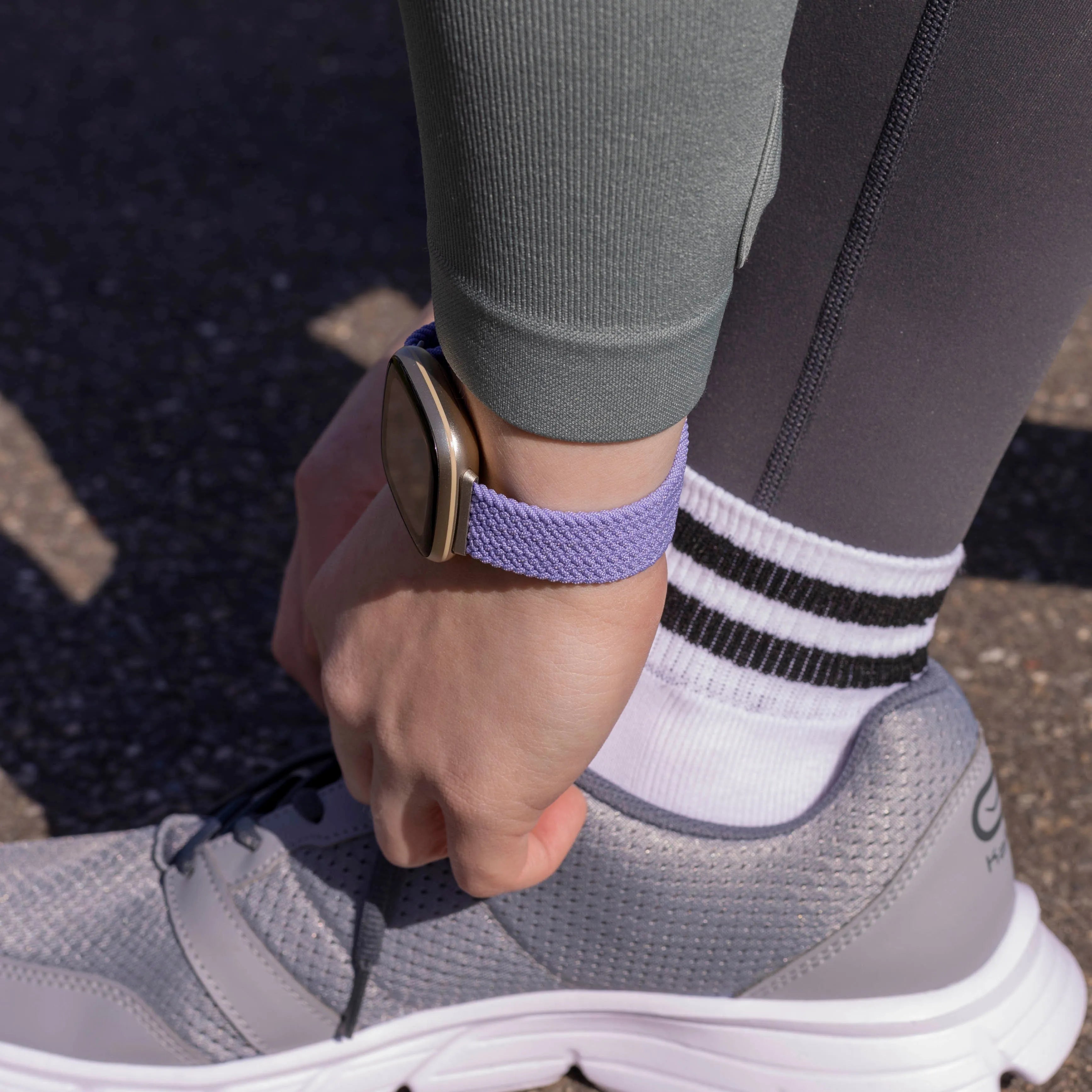 Correa trenzada ajustable Fitbit Sense (lila)