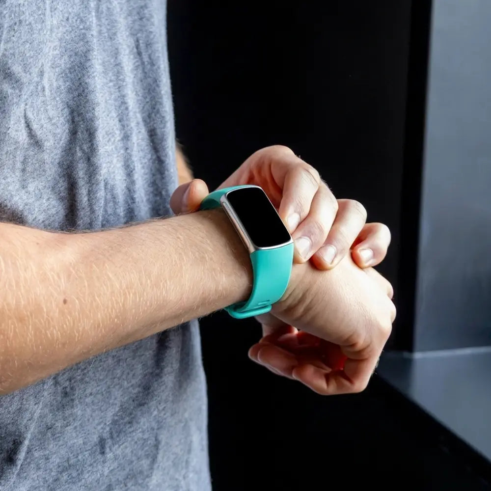 Correa silicona Fitbit Charge 5 (aguamarina)