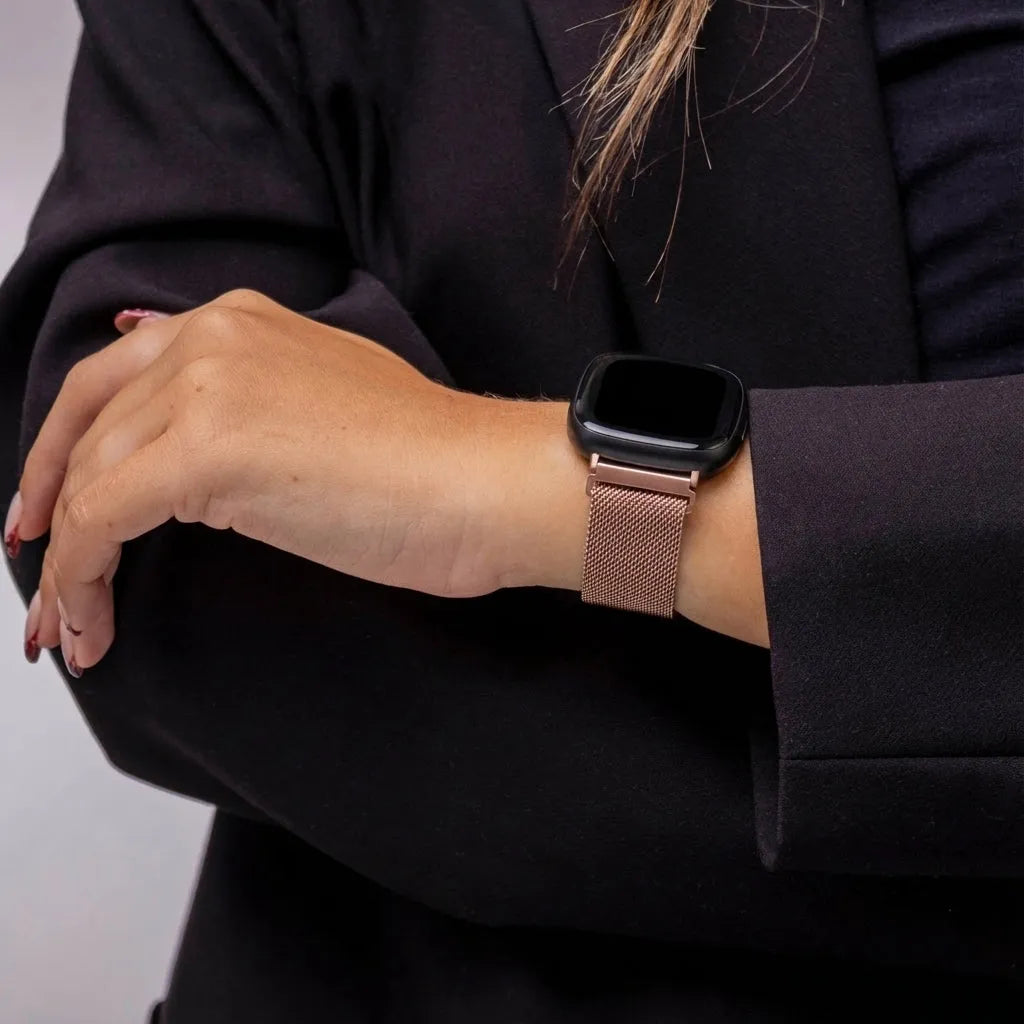 Correa milanesa Fitbit Versa 4 (rosa)