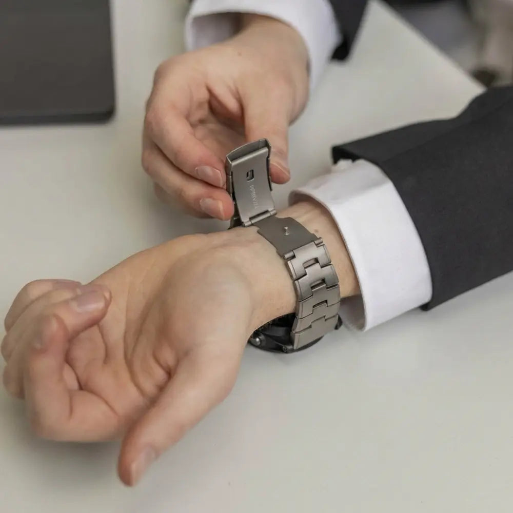 Garmin Quatix 5 / 6 / 7 Titanium Strap (Titanium)