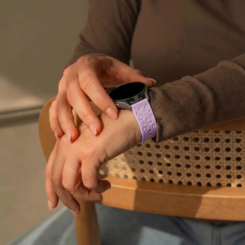Bandz Garmin Vivomove Luxe Silicone Strap 'Leopard' (Light Purple)