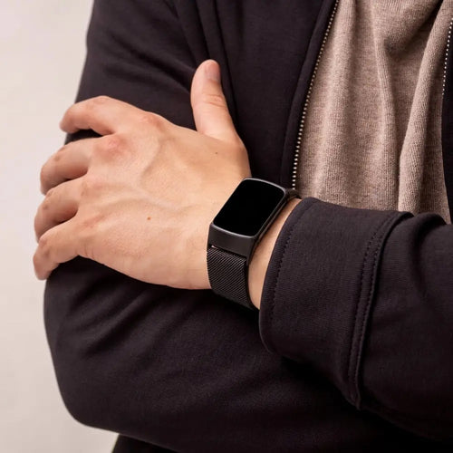 Correa milanesa Fitbit Charge 5 (negra)