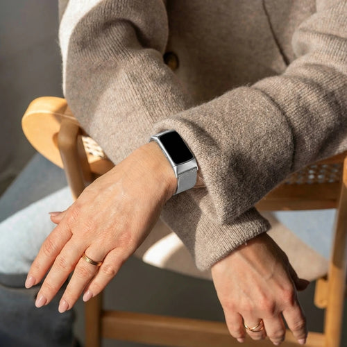 Correa milanesa Fitbit Charge 6 (plata)