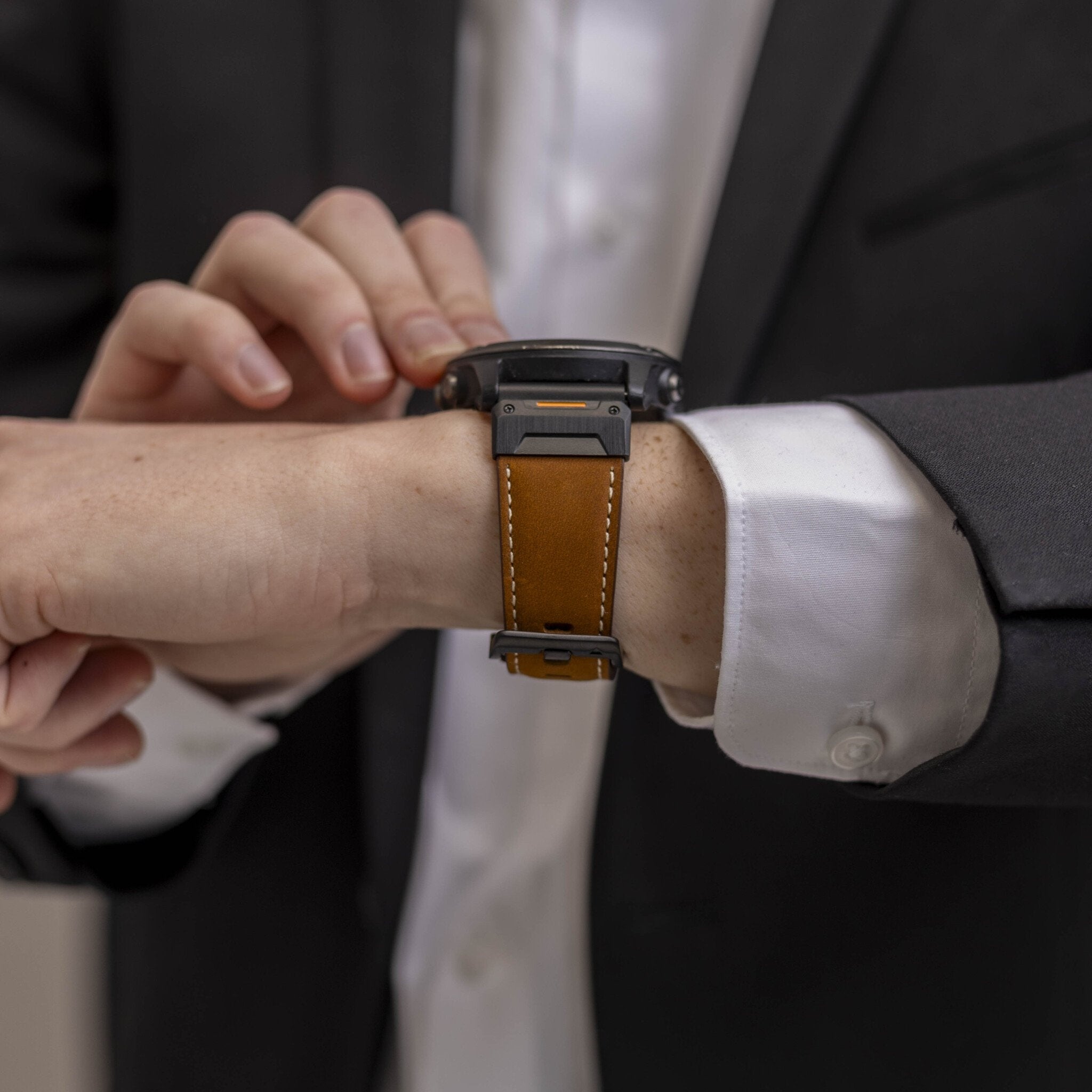 Garmin Fenix 8 - 47mm Genuine Leather Strap (Brown)