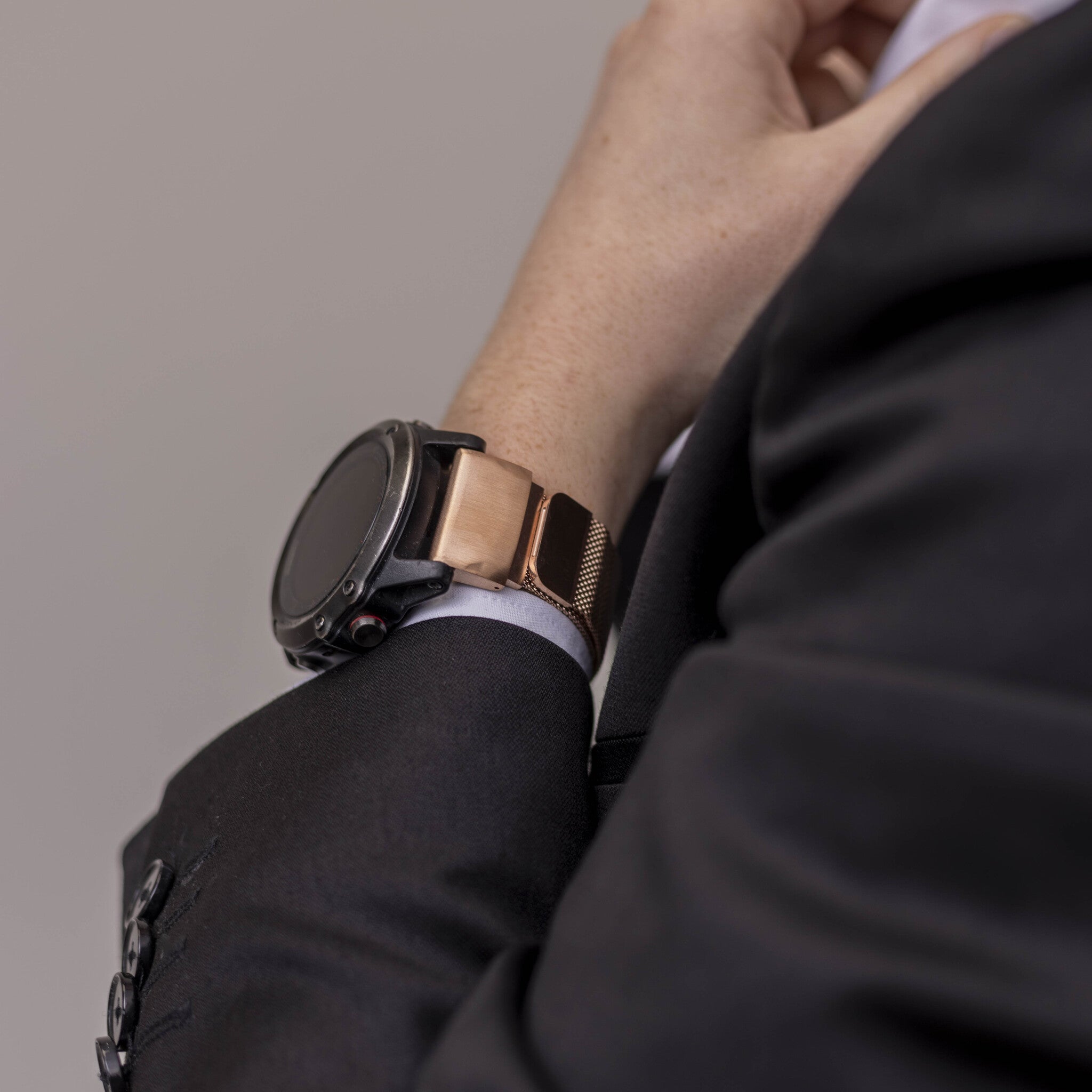 Garmin Quatix 8 - 51mm Milanese Strap (Rose Gold)