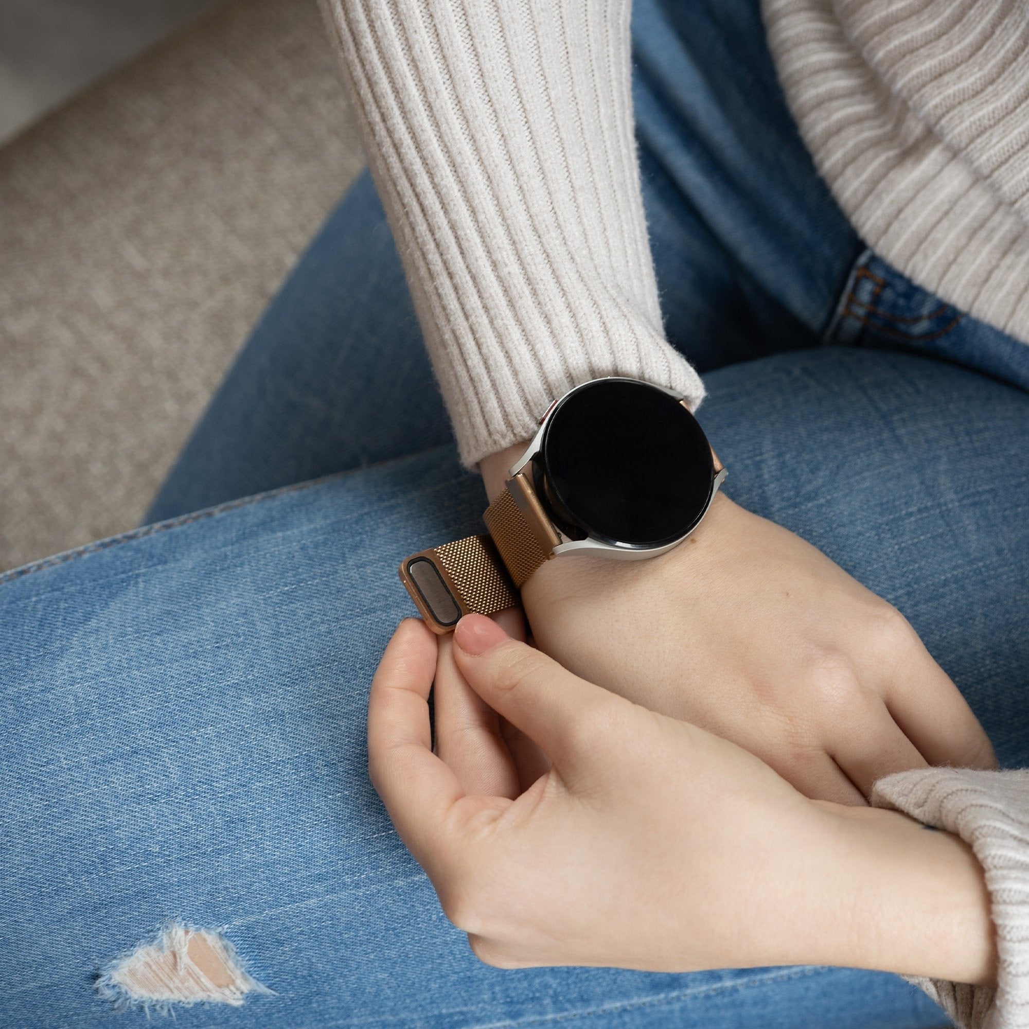 Garmin Vivomove Trend Milanese Strap (Rose Gold)