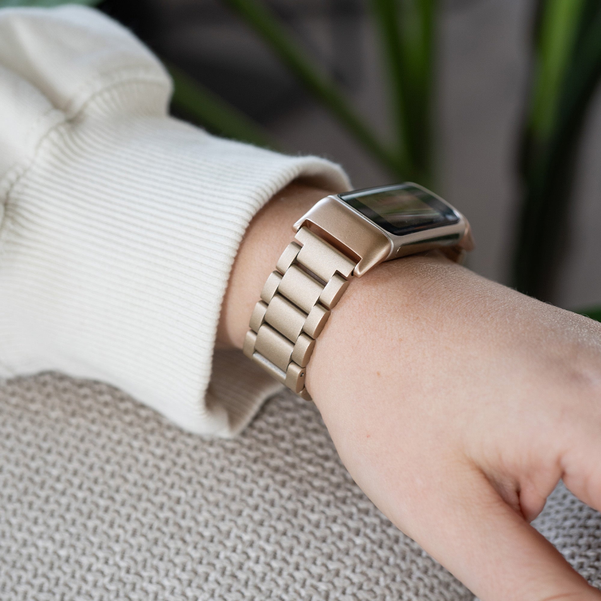 Fitbit Charge 5 Steel Strap (Champagne)