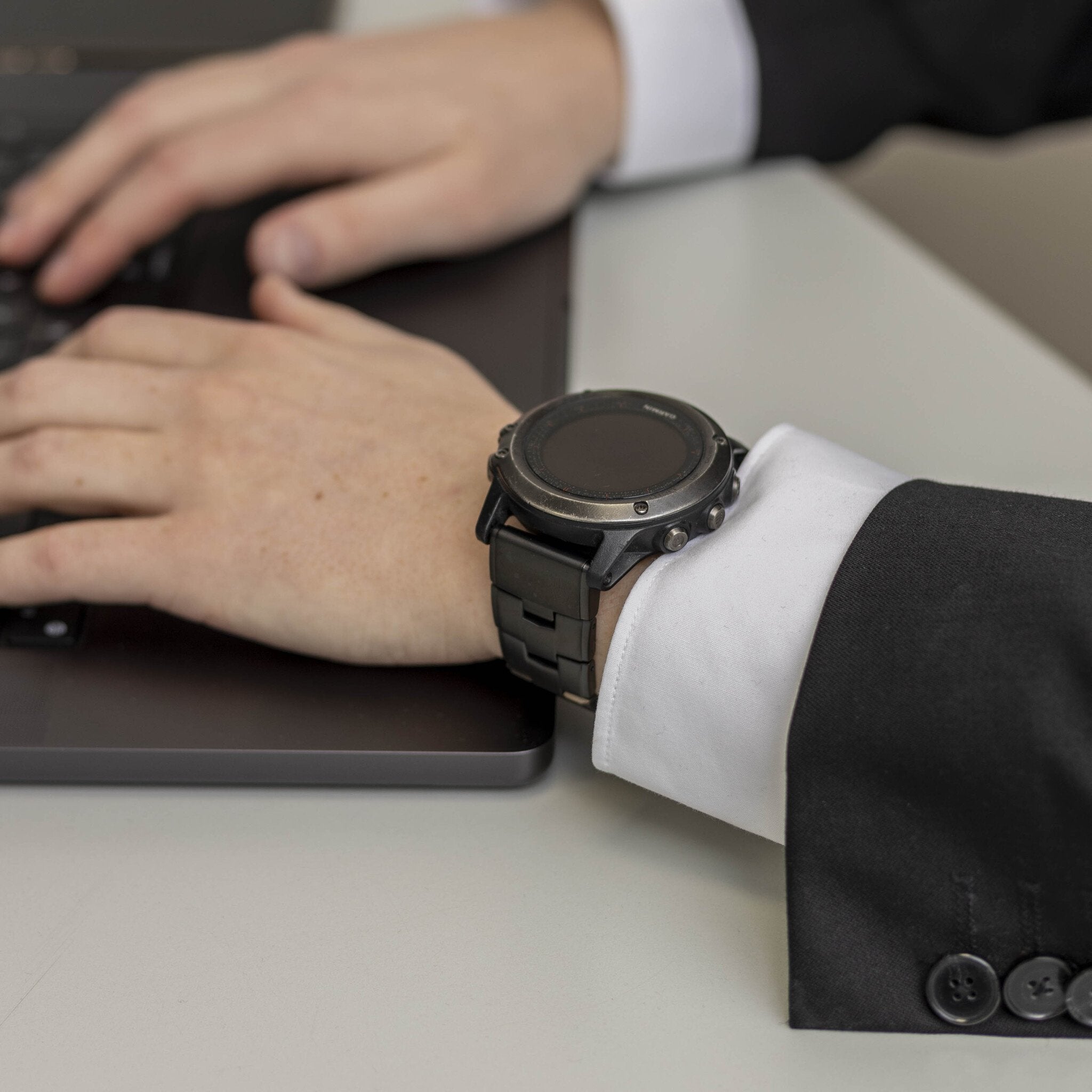 Garmin Forerunner 745 Titanium Strap (Black)